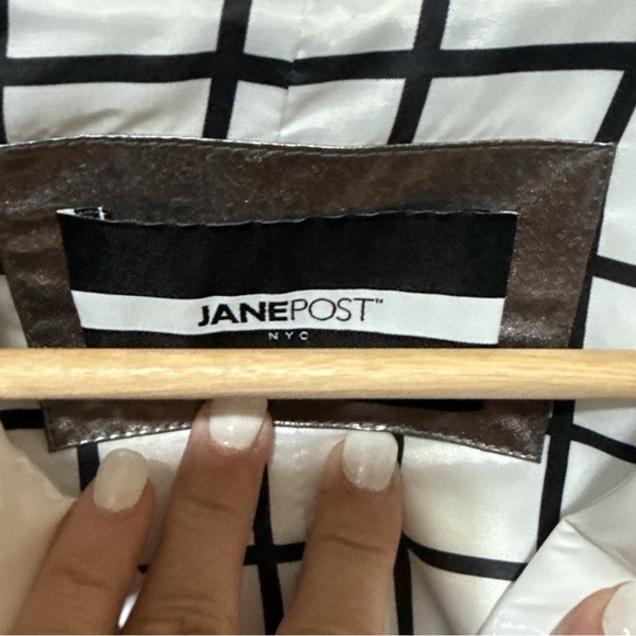 EUC - Jane Post Iconic Princess Raincoat - Size XS - White - Picture 5 of 6